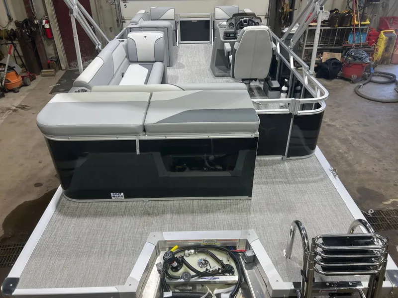 Slide: The Image of Tahoe Sport 2180 Cruise & Honda 4-Stroke EFI 2026 - 25