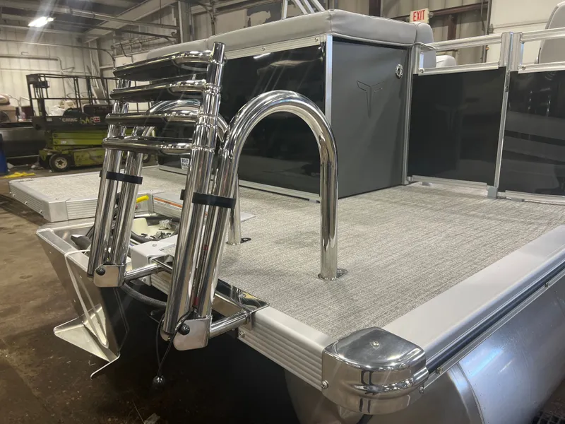 Slide: The Image of Tahoe Sport 2180 Cruise & Honda 4-Stroke EFI 2026 - 27