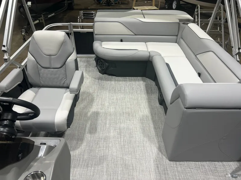 Slide: The Image of Tahoe Sport 2180 Cruise & Honda 4-Stroke EFI 2026 - 8