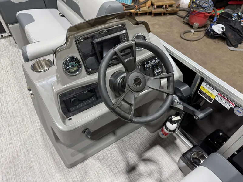 Slide: The Image of Tahoe Geofish 2385 Rear Fish & Honda 4-Stroke EFI 2026 - 12