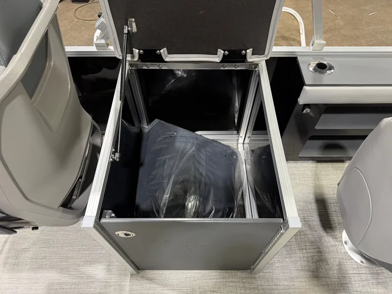 Slide: The Image of Tahoe Geofish 2385 Rear Fish & Honda 4-Stroke EFI 2026 - 20