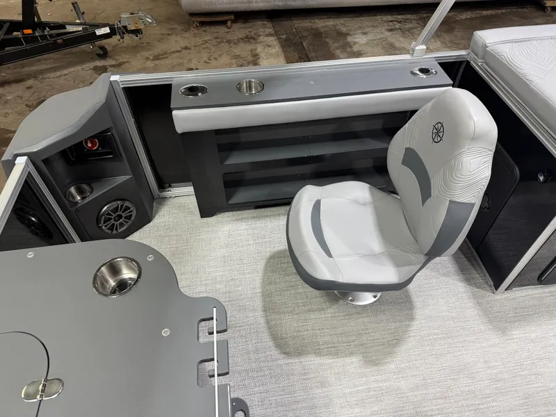 Slide: The Image of Tahoe Geofish 2385 Rear Fish & Honda 4-Stroke EFI 2026 - 21