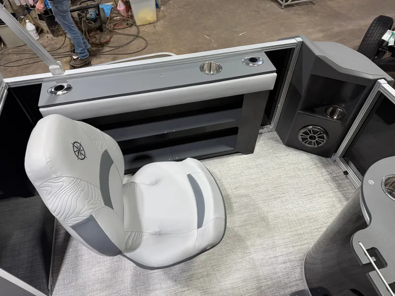 Slide: The Image of Tahoe Geofish 2385 Rear Fish & Honda 4-Stroke EFI 2026 - 22