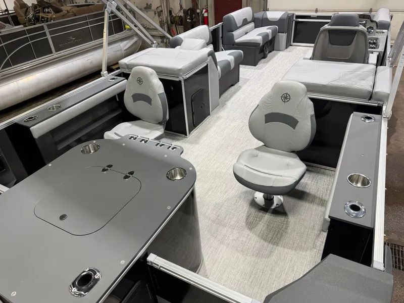 Slide: The Image of Tahoe Geofish 2385 Rear Fish & Honda 4-Stroke EFI 2026 - 28