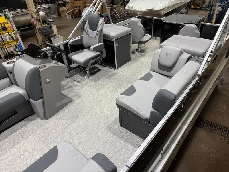 Slide: The Image of Tahoe Geofish 2385 Rear Fish & Honda 4-Stroke EFI 2026 - 3