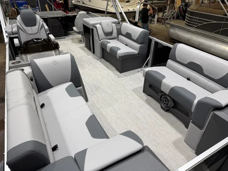 Slide: The Image of Tahoe Geofish 2385 Rear Fish & Honda 4-Stroke EFI 2026 - 32