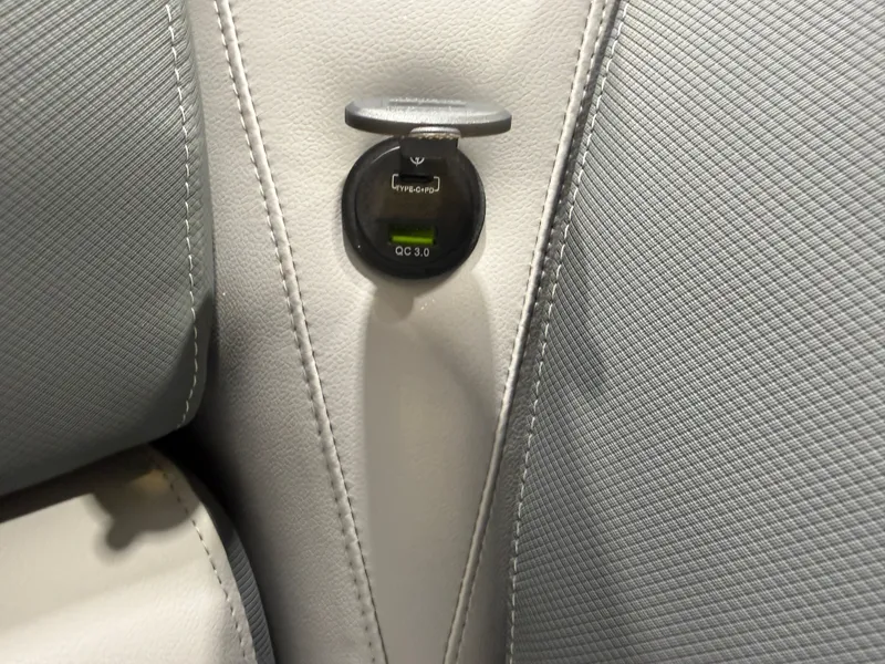 Slide: The Image of Tahoe Geofish 2385 Rear Fish & Honda 4-Stroke EFI 2026 - 34