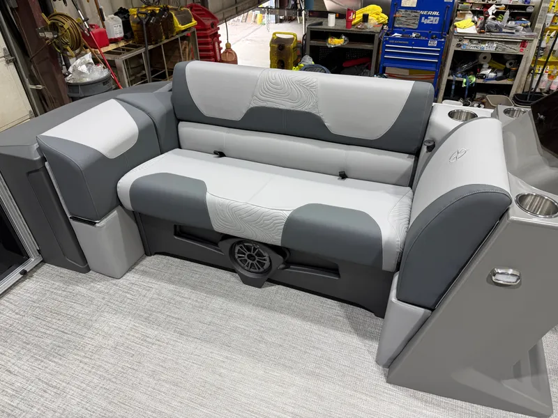 Slide: The Image of Tahoe Geofish 2385 Rear Fish & Honda 4-Stroke EFI 2026 - 35