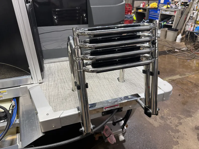 Slide: The Image of Tahoe Geofish 2385 Rear Fish & Honda 4-Stroke EFI 2026 - 45