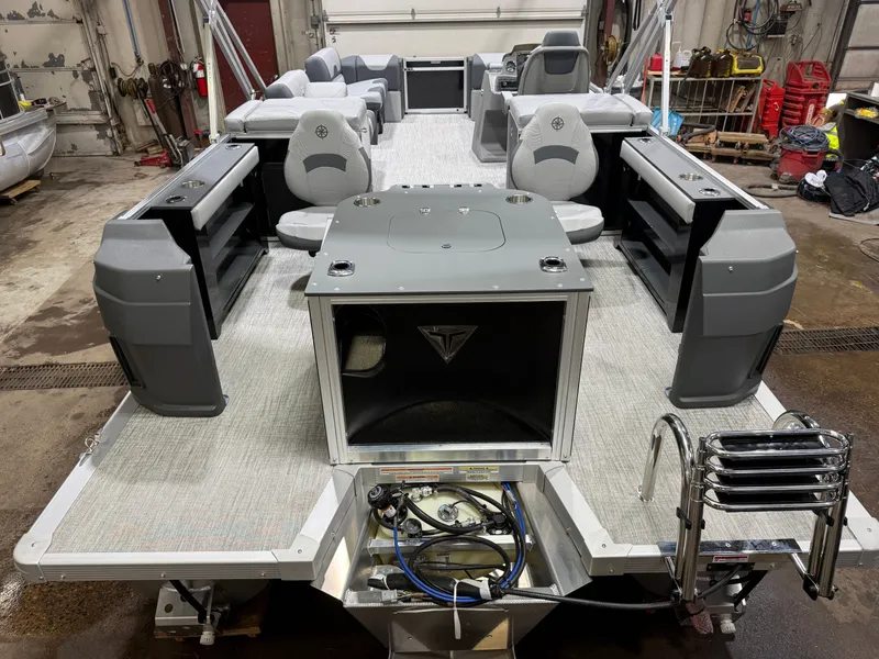 Slide: The Image of Tahoe Geofish 2385 Rear Fish & Honda 4-Stroke EFI 2026 - 46