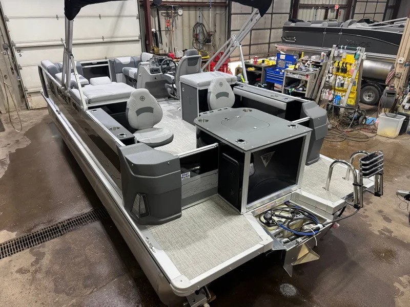 Slide: The Image of Tahoe Geofish 2385 Rear Fish & Honda 4-Stroke EFI 2026 - 49