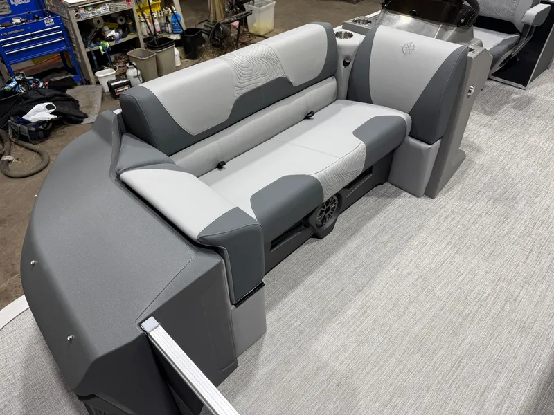 Slide: The Image of Tahoe Geofish 2385 Rear Fish & Honda 4-Stroke EFI 2026 - 7