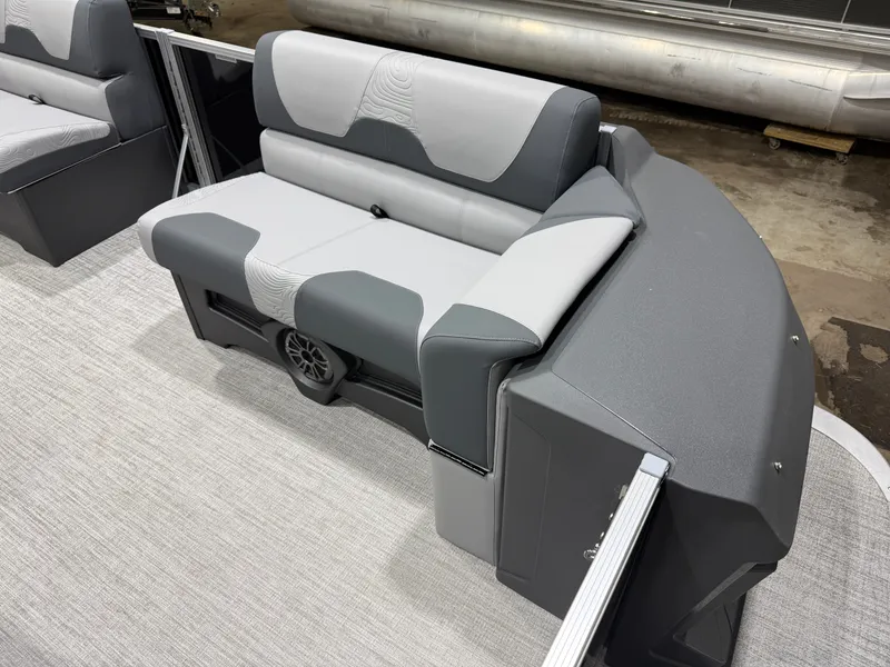 Slide: The Image of Tahoe Geofish 2385 Rear Fish & Honda 4-Stroke EFI 2026 - 8