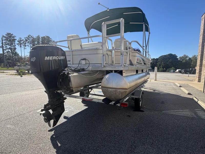 Slide: The Image of Sun Tracker Fishin' Barge 21 w/Mercury 40HP Big Foot- 4-Stroke Engine 2007 - 3