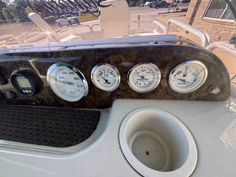 Slide: The Image of Sun Tracker Fishin' Barge 21 w/Mercury 40HP Big Foot- 4-Stroke Engine 2007 - 43