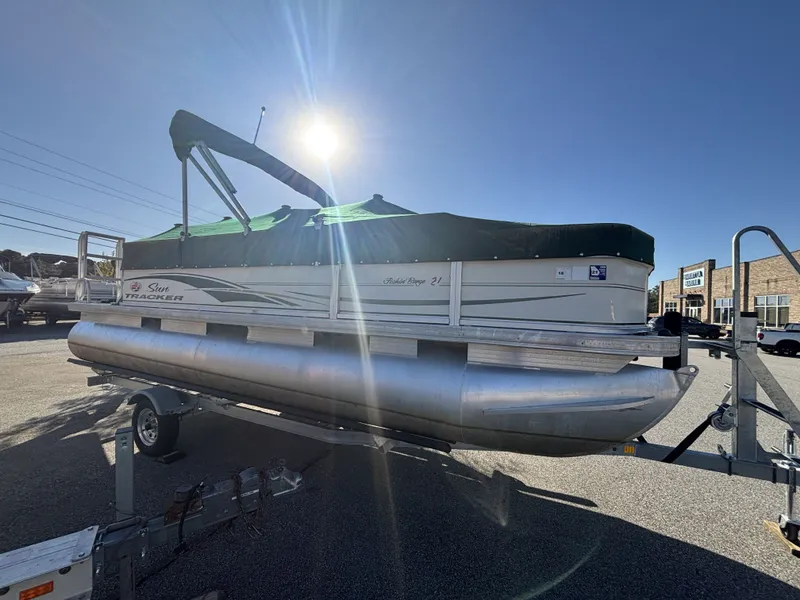 Slide: The Image of Sun Tracker Fishin' Barge 21 w/Mercury 40HP Big Foot- 4-Stroke Engine 2007 - 49