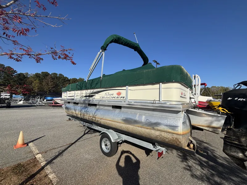 Slide: The Image of Sun Tracker Fishin' Barge 21 w/Mercury 40HP Big Foot- 4-Stroke Engine 2007 - 50