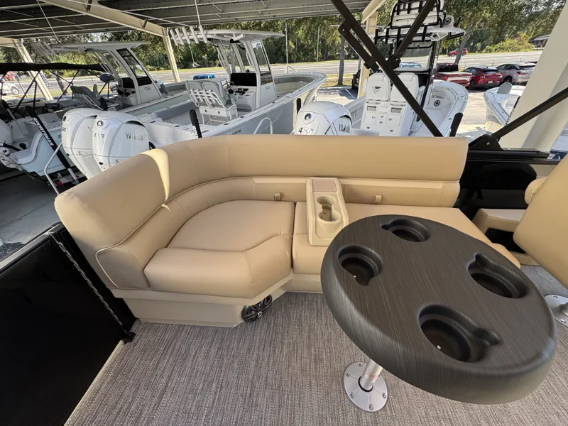 Slide: The Image of Sweetwater EX2286SBX 2026 - 10