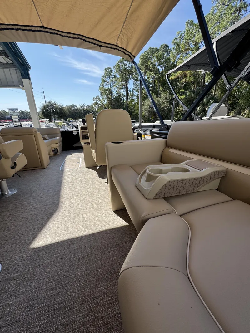 Slide: The Image of Sweetwater EX2286SBX 2026 - 14