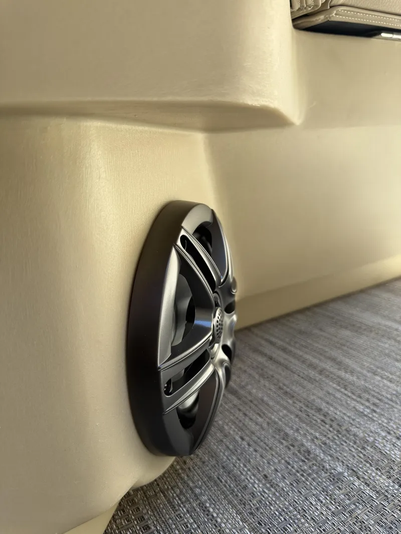 Slide: The Image of Sweetwater EX2286SBX 2026 - 28