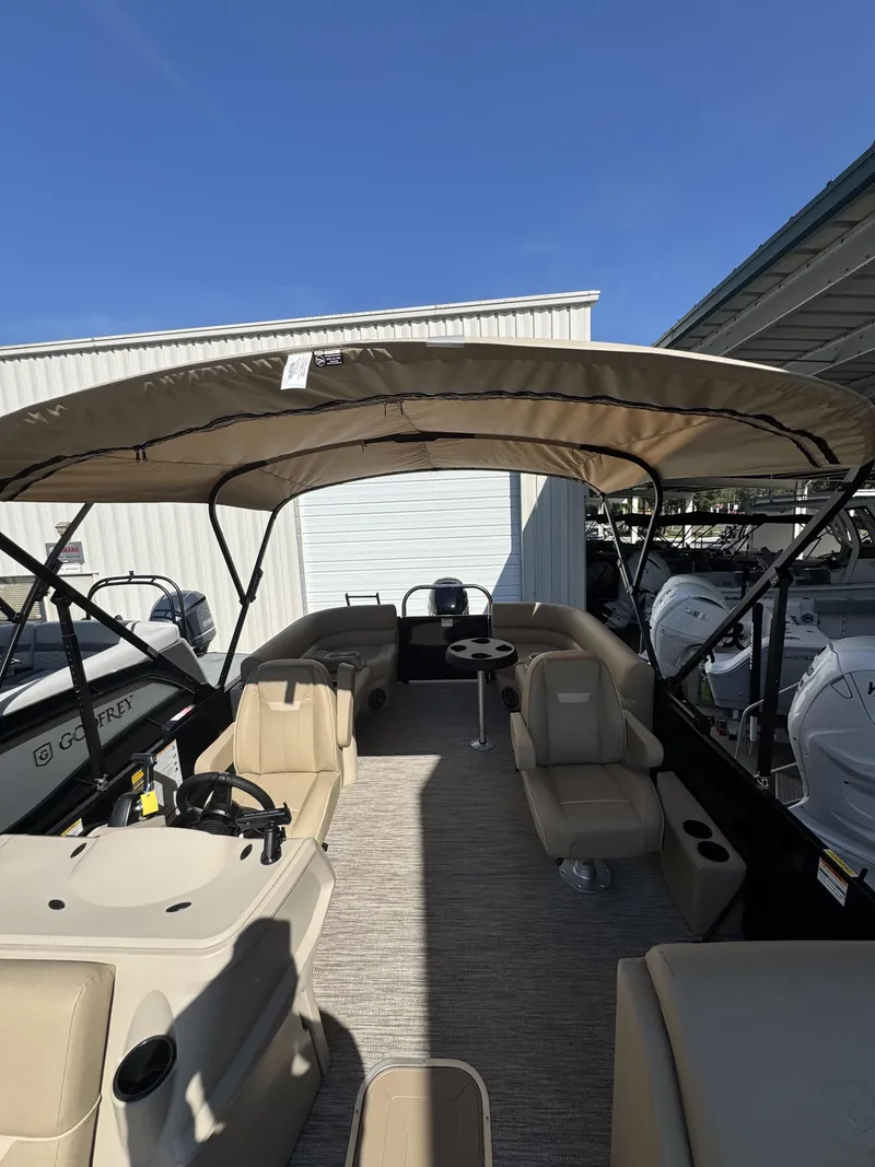 Slide: The Image of Sweetwater EX2286SBX 2026 - 37