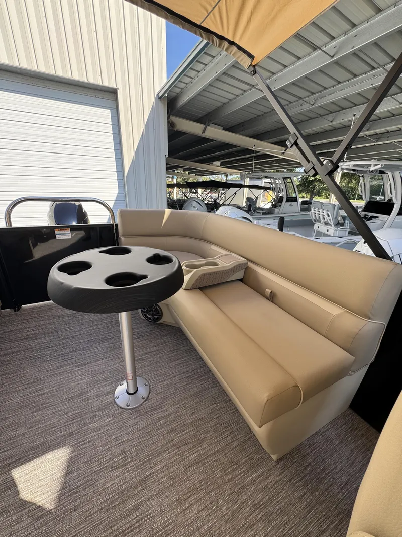 Slide: The Image of Sweetwater EX2286SBX 2026 - 39