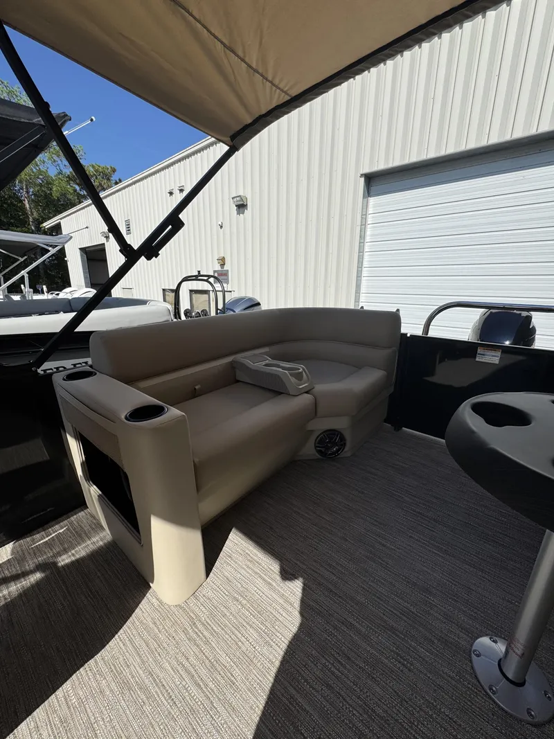 Slide: The Image of Sweetwater EX2286SBX 2026 - 40