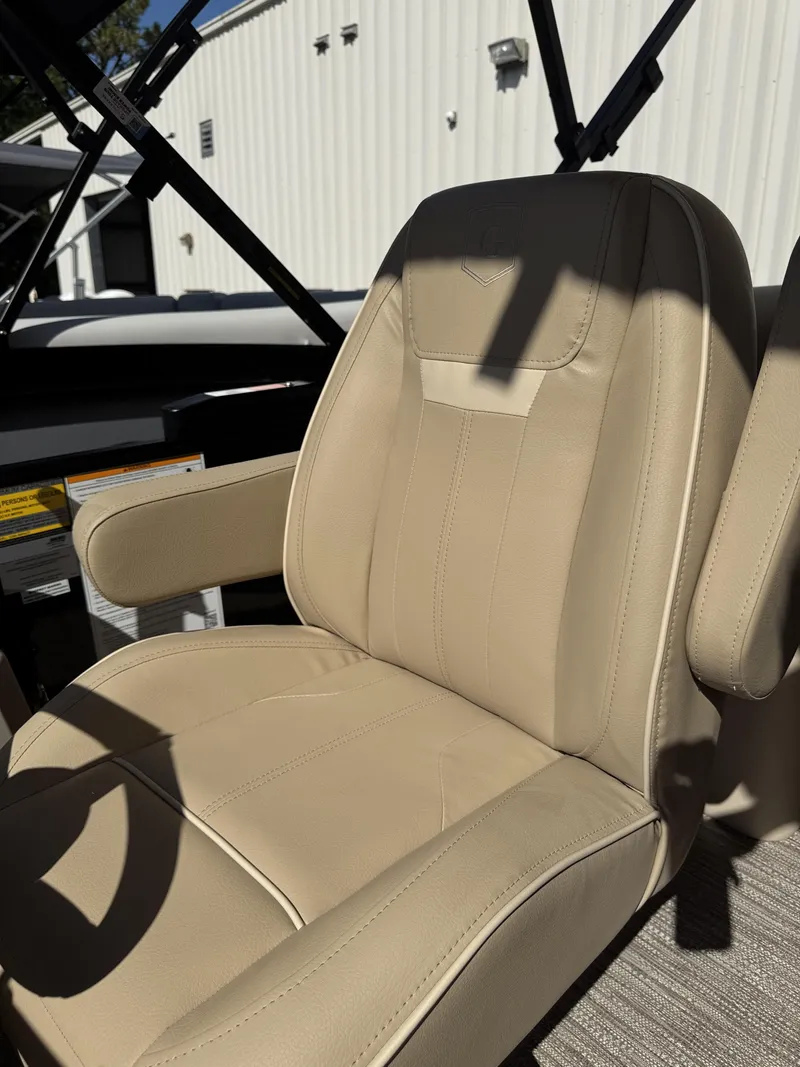 Slide: The Image of Sweetwater EX2286SBX 2026 - 45