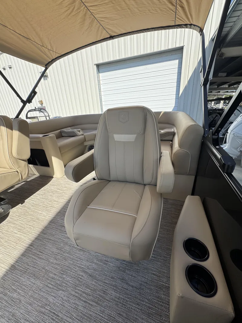 Slide: The Image of Sweetwater EX2286SBX 2026 - 5