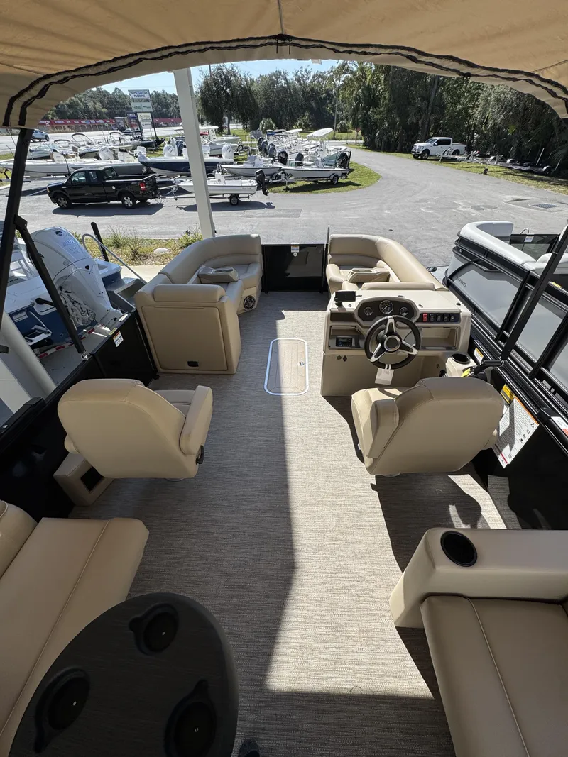 Slide: The Image of Sweetwater EX2286SBX 2026 - 7