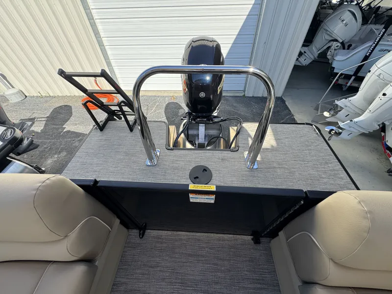 Slide: The Image of Sweetwater EX2286SBX 2026 - 8