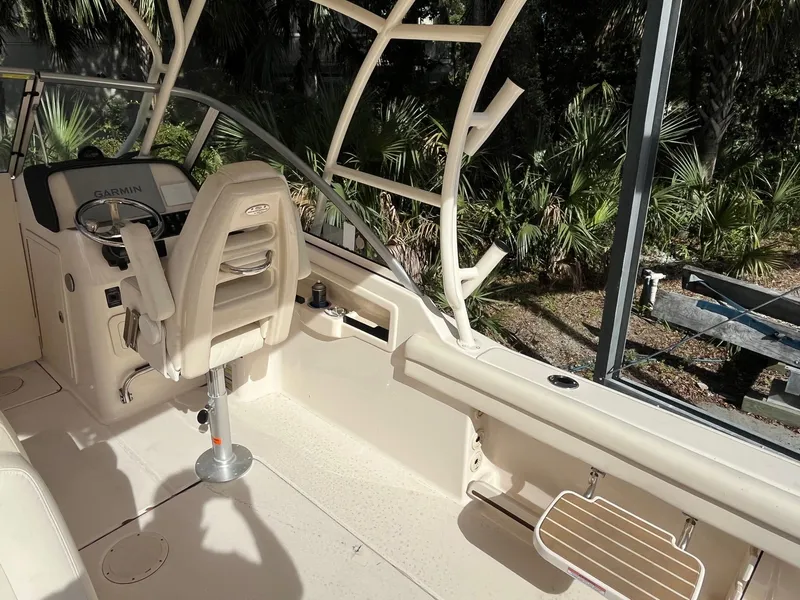 Slide: The Image of Grady-White Freedom 255 2024 - 10