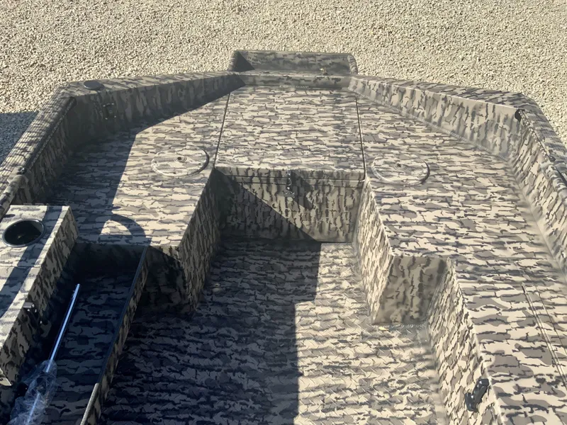 Slide: The Image of Ambush Boats 652 2026 - 5