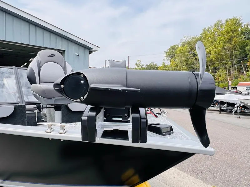 Slide: The Image of Starweld 16 Fusion DC - IN STOCK 2025 - 27