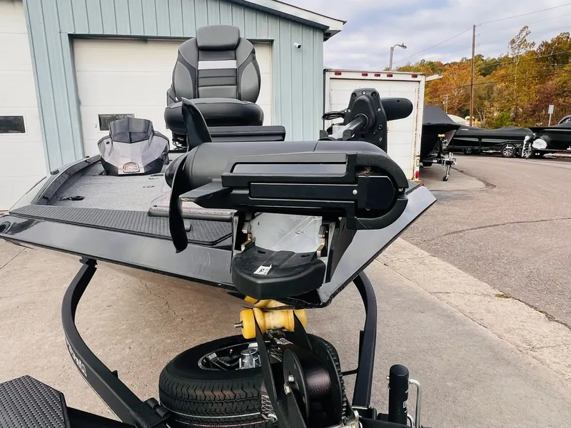 Slide: The Image of Ranger RT198P 2024 - 18