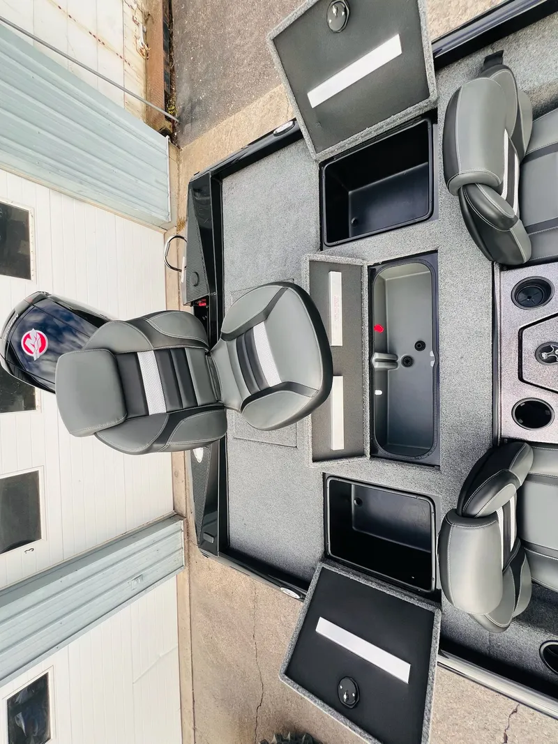 Slide: The Image of Ranger RT198P 2024 - 26