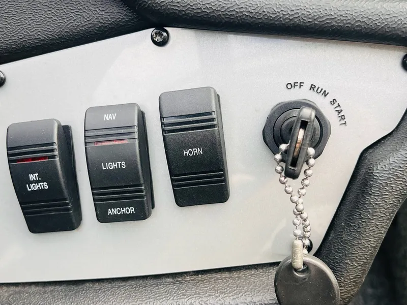 Slide: The Image of Ranger RT198P 2024 - 32