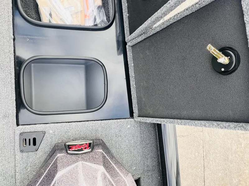 Slide: The Image of Ranger RT198P 2024 - 42