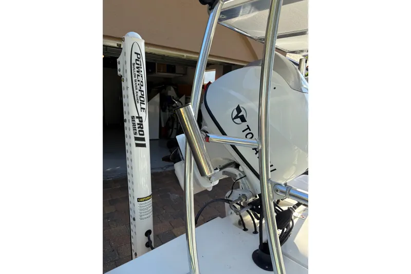 Slide: The Image of 2019 Skimmer Skiff 16'6" CC with Power-Pole Pro II and Tohatsu engine. - 51