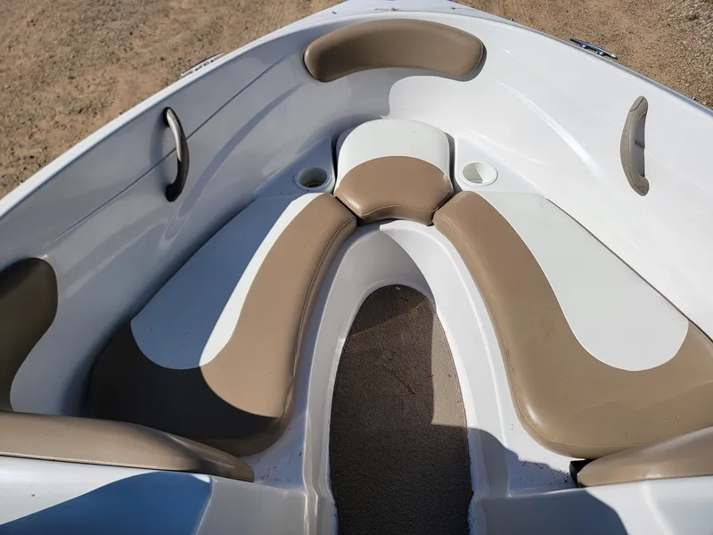 Slide: The Image of Four Winns 180H 2007 - 4