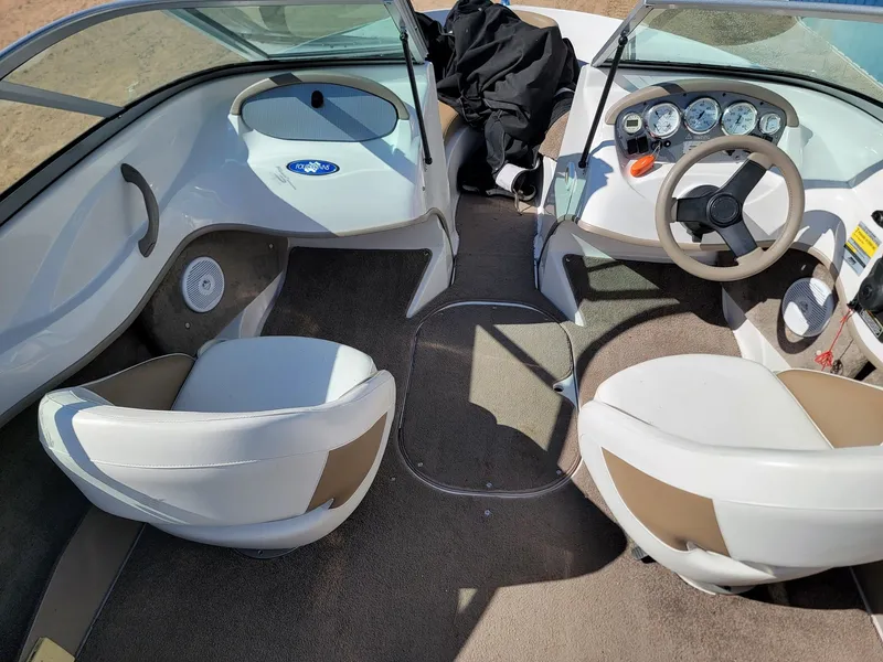 Slide: The Image of Four Winns 180H 2007 - 7