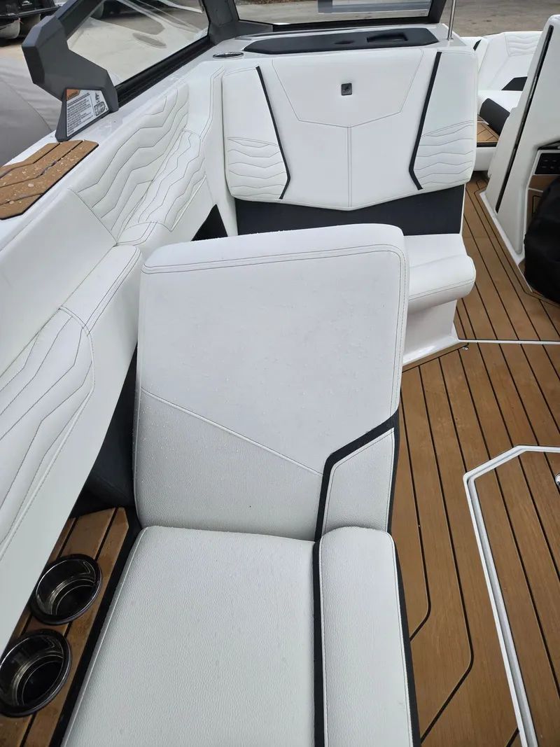 Slide: The Image of Nautique Super Air Nautique G21 2026 - 11