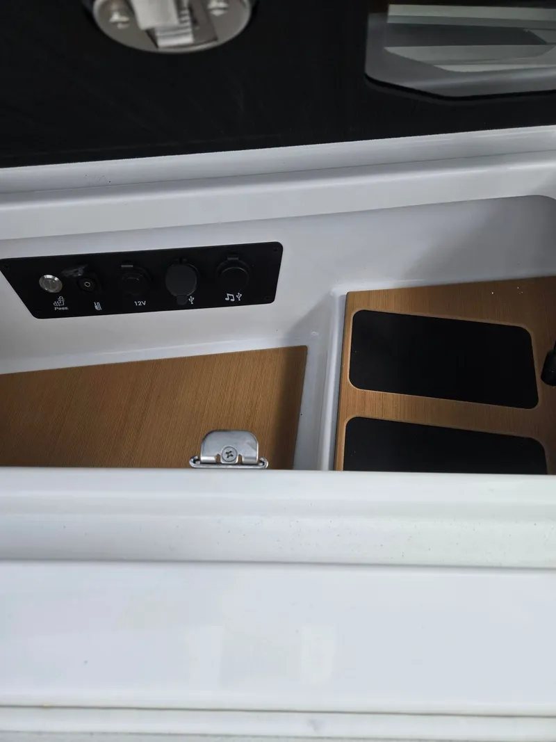 Slide: The Image of Nautique Super Air Nautique G21 2026 - 13