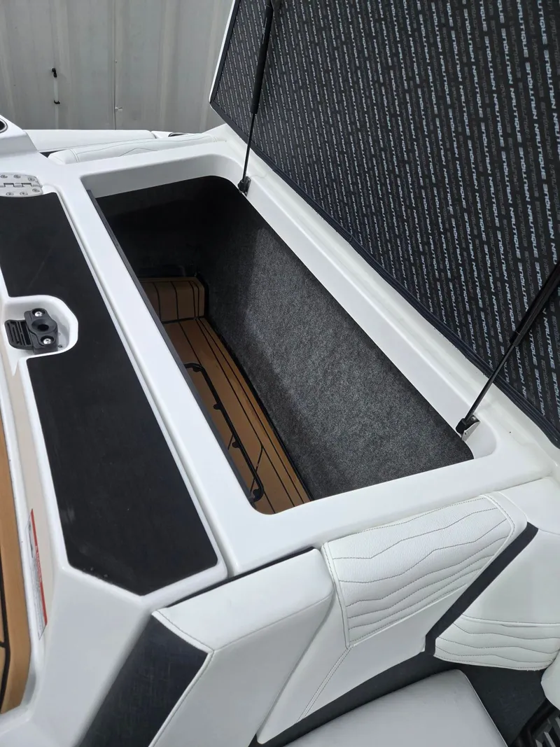 Slide: The Image of Nautique Super Air Nautique G21 2026 - 24