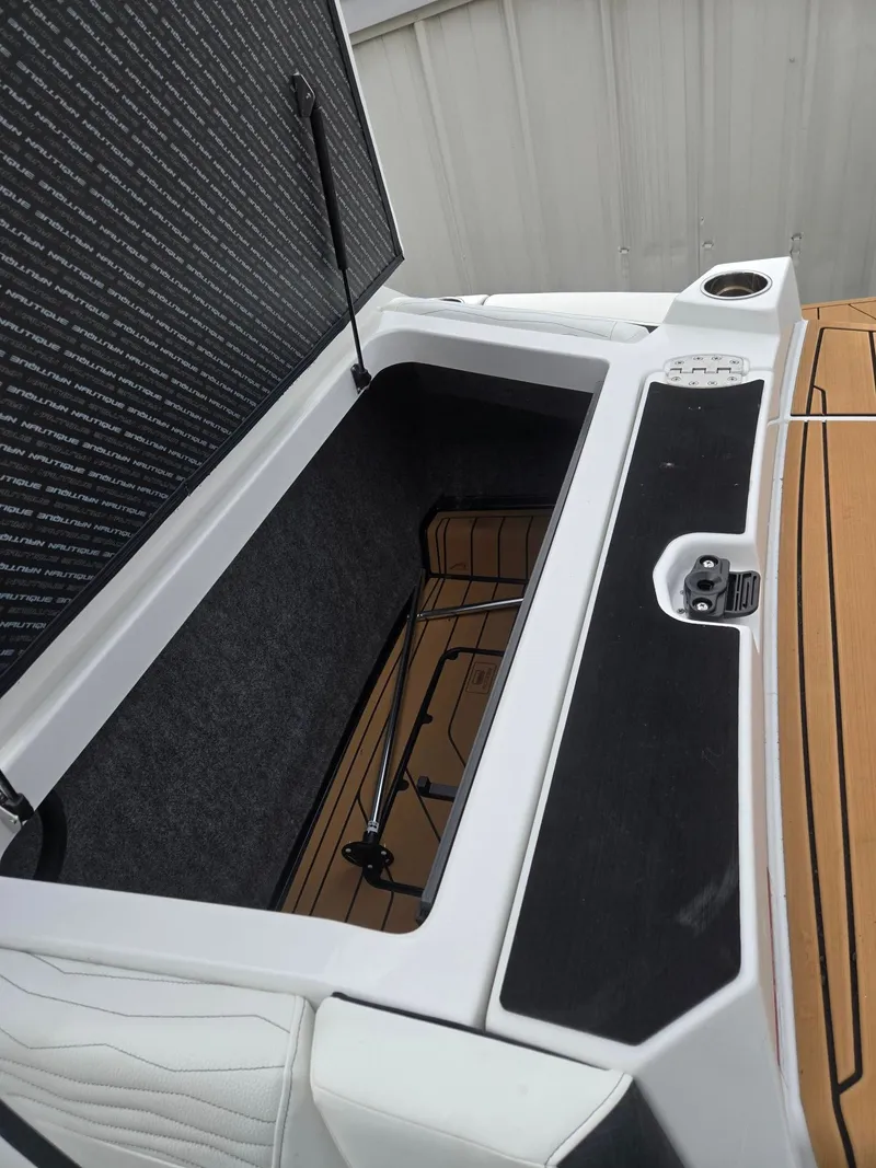 Slide: The Image of Nautique Super Air Nautique G21 2026 - 25