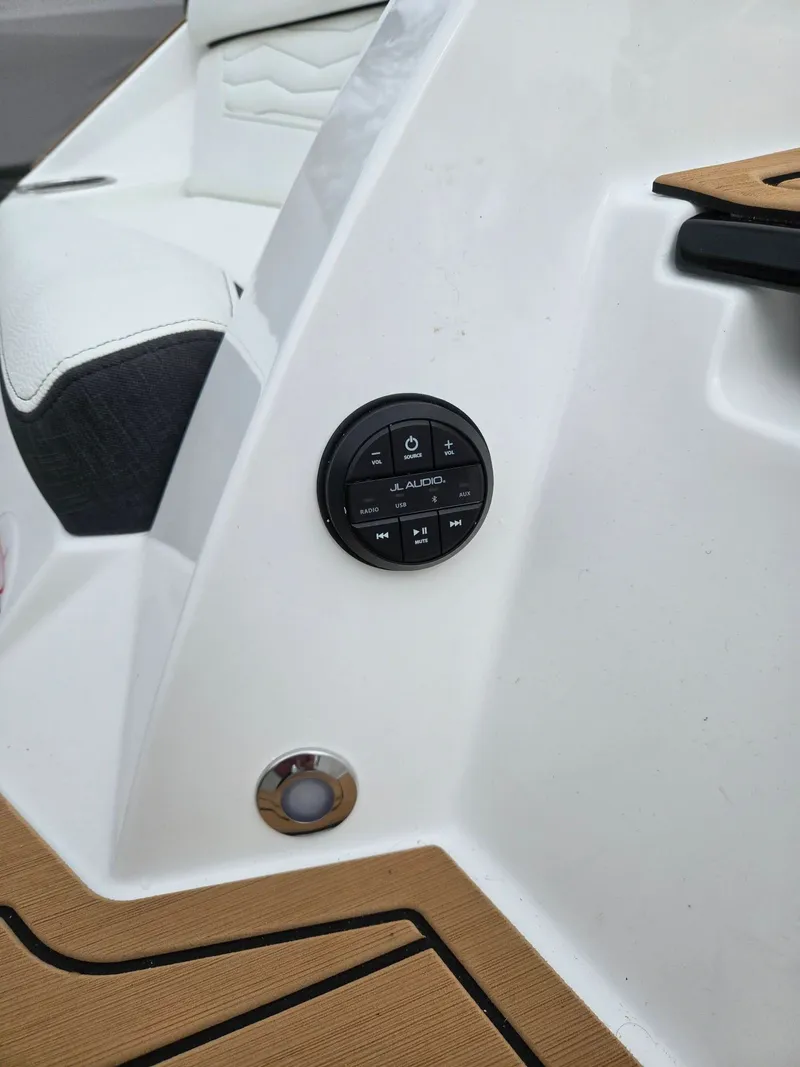 Slide: The Image of Nautique Super Air Nautique G21 2026 - 28