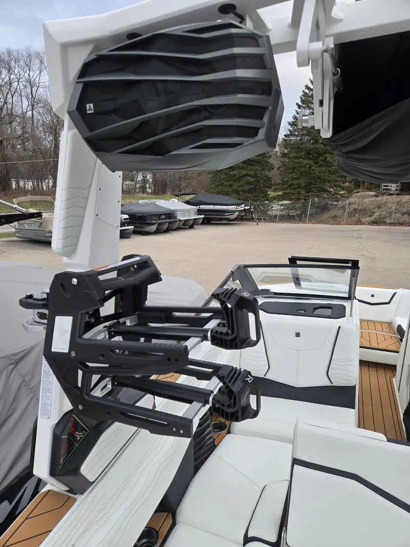 Slide: The Image of Nautique Super Air Nautique G21 2026 - 33