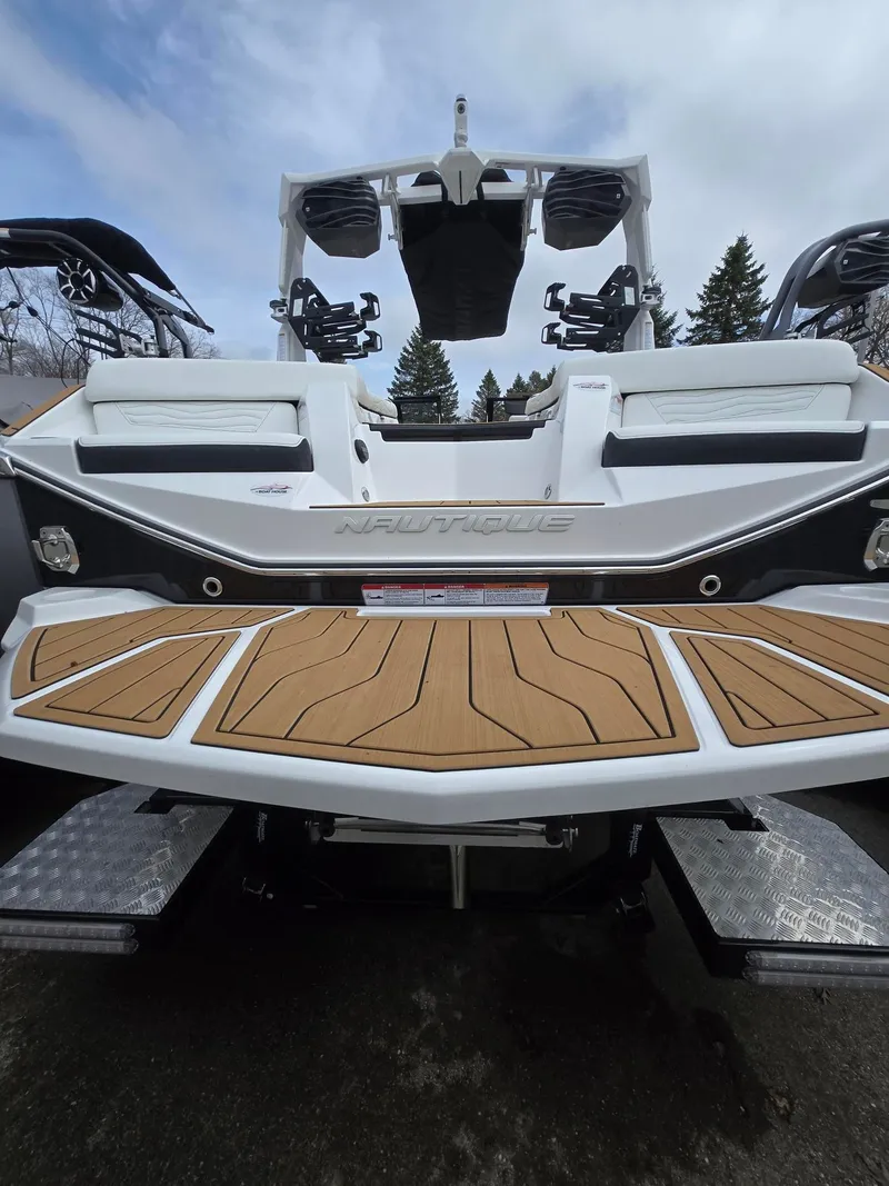 Slide: The Image of Nautique Super Air Nautique G21 2026 - 4