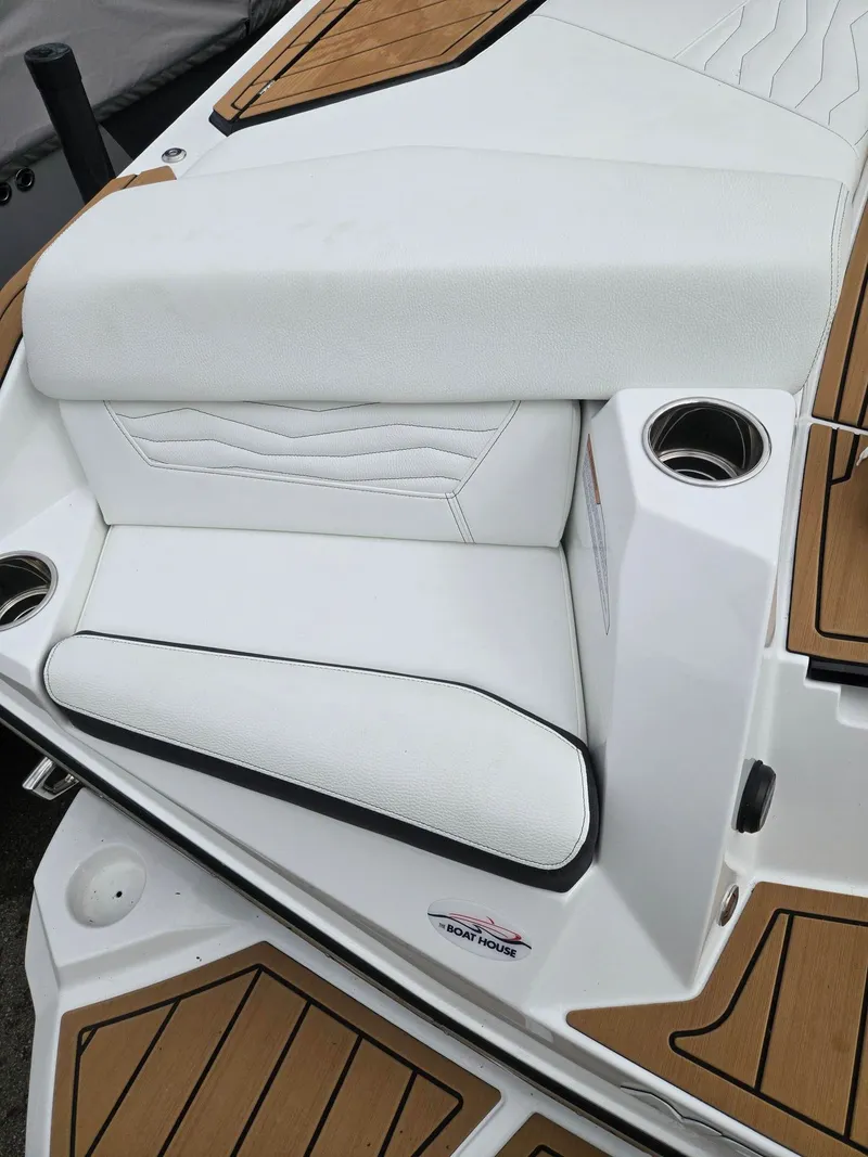 Slide: The Image of Nautique Super Air Nautique G21 2026 - 5