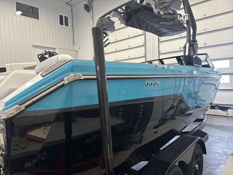 Slide: The Image of Nautique Super Air Nautique GS22 2026 - 13